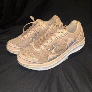 Gdefy Women's Beige Sneakers